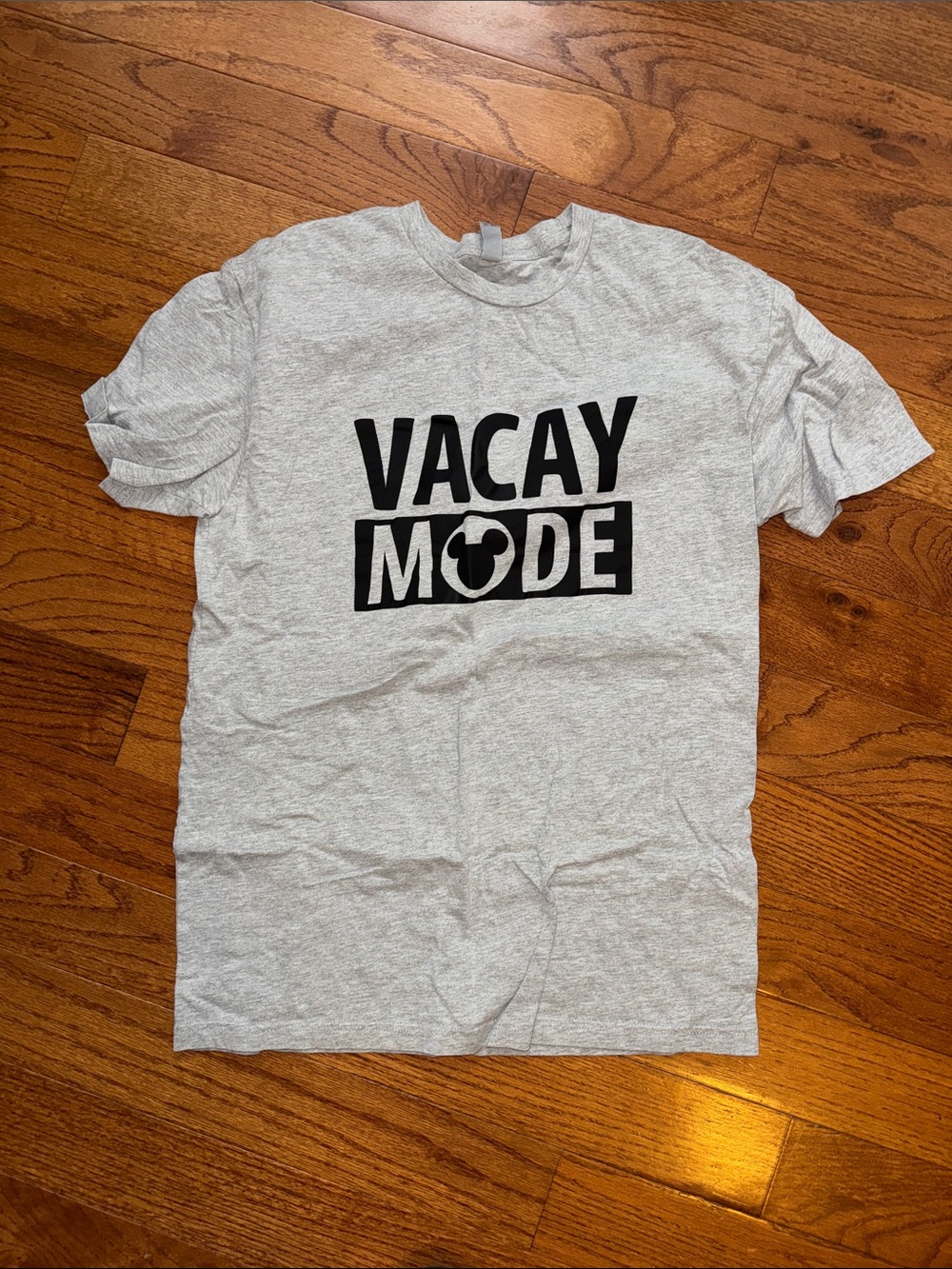 Vacay Mode Men's Graphic Tee - Light Gray